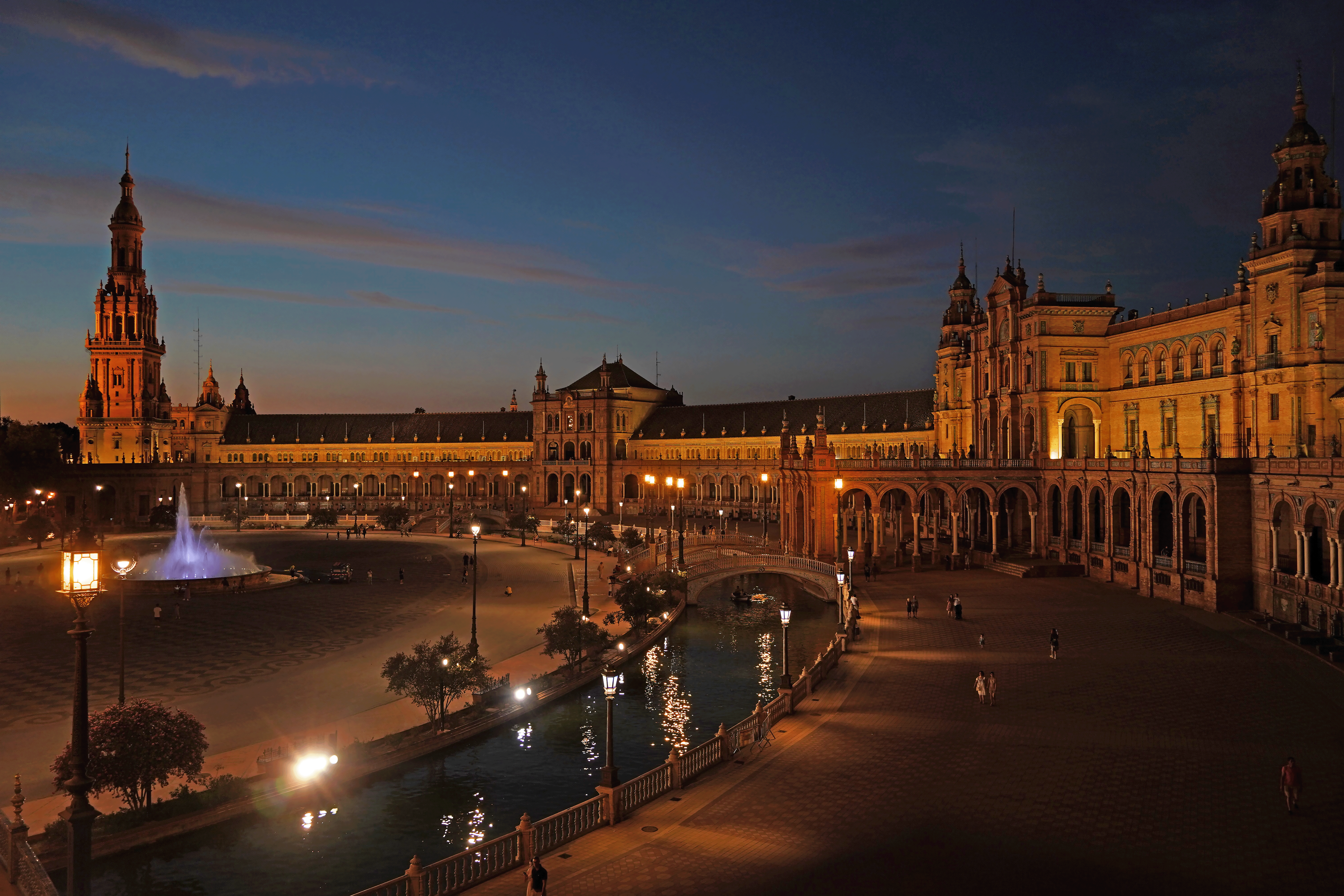 Plaza de Espana illuminated at night